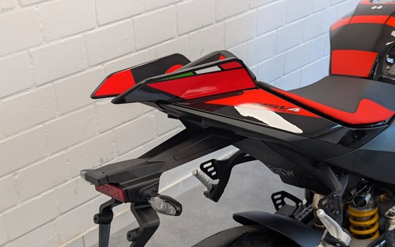 Neufahrzeug Aprilia RSV4 1100 Factory - Bild 9