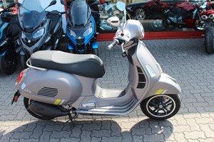 Angebot Vespa GTS 300 hpe Super Tech