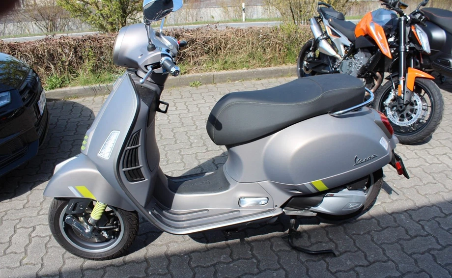 Angebot Vespa GTS 300 hpe Super Tech Bild 2: Angebot Vespa GTS 300 hpe Super Tech