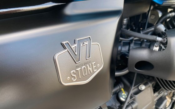 Neufahrzeug Moto Guzzi V7 Stone - Bild 15