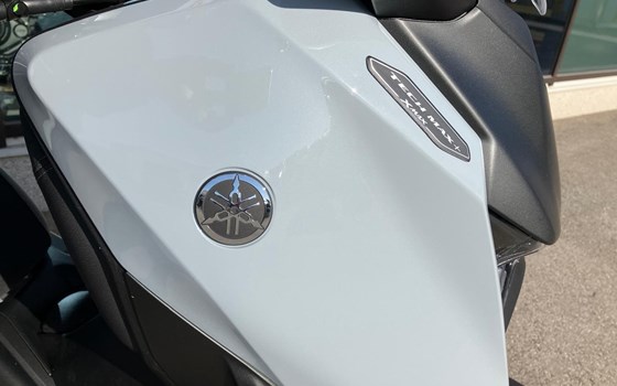 Neufahrzeug Yamaha XMAX 300 Tech MAX+ - Bild 5 Neufahrzeug Yamaha XMAX 300 Tech MAX+ - Bild 5