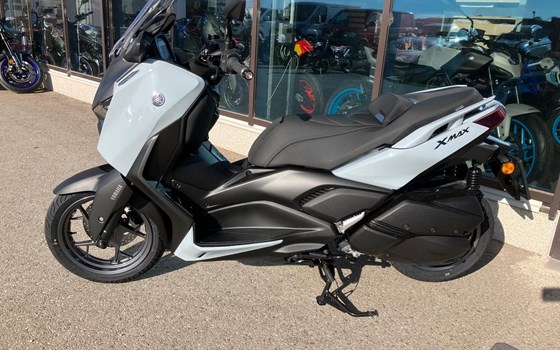 Neufahrzeug Yamaha XMAX 300 Tech MAX+ - Bild 10 Neufahrzeug Yamaha XMAX 300 Tech MAX+ - Bild 10