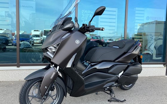 Neufahrzeug Yamaha XMAX 300 Tech MAX+ - Bild 1 Neufahrzeug Yamaha XMAX 300 Tech MAX+ - Bild 1