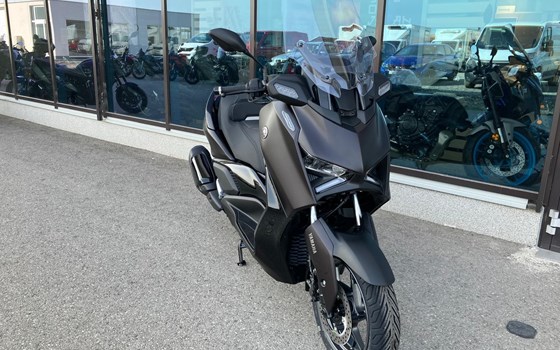Neufahrzeug Yamaha XMAX 300 Tech MAX+ - Bild 2 Neufahrzeug Yamaha XMAX 300 Tech MAX+ - Bild 2