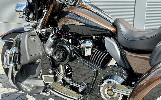 Gebrauchtmotorrad Harley-Davidson Tri Glide Ultra Classic FLHTCUTG - Bild 5 Gebrauchtmotorrad Harley-Davidson Tri Glide Ultra Classic FLHTCUTG - Bild 5