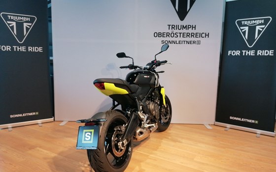 Gebrauchtmotorrad Triumph Trident 660 - Bild 2 Gebrauchtmotorrad Triumph Trident 660 - Bild 2