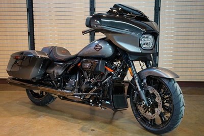 CVO Street Glide FLHXSE