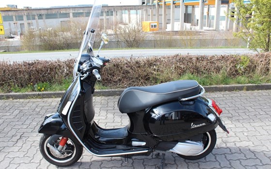 Gebrauchtmotorrad Vespa GTS 300 Super - Bild 1