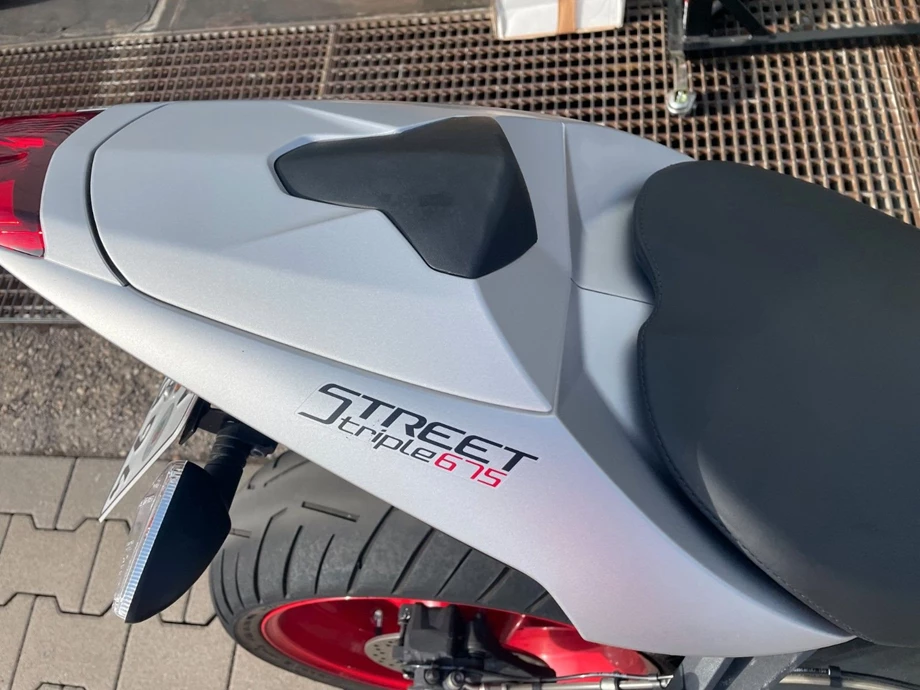 Angebot Triumph Street Triple RX Bild 12: Angebot Triumph Street Triple RX