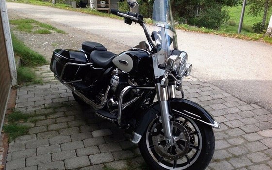 Gebrauchtmotorrad Harley-Davidson Road King Police FLHP - Bild 2