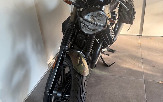 Gebrauchtmotorrad Moto Guzzi V7 Stone - Bild 1