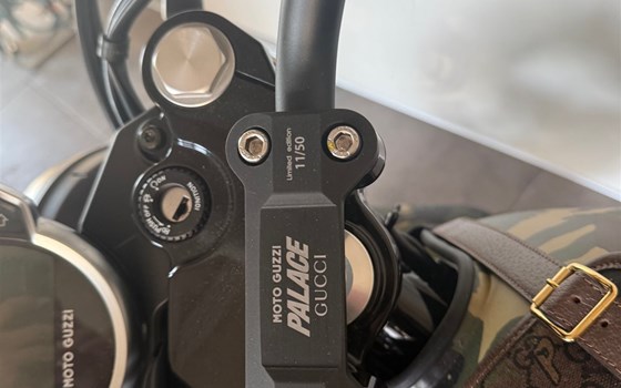 Gebrauchtmotorrad Moto Guzzi V7 Stone - Bild 4