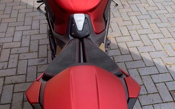 Gebrauchtmotorrad MV Agusta Brutale Oro - Bild 11