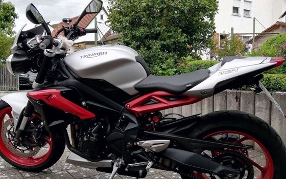 Gebrauchtmotorrad Triumph Street Triple RX - Bild 3