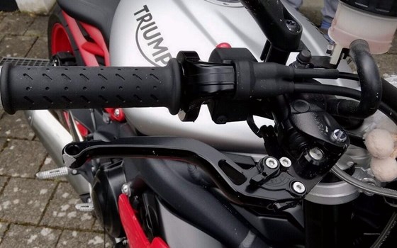 Gebrauchtmotorrad Triumph Street Triple RX - Bild 6