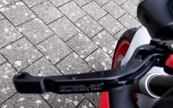 Gebrauchtmotorrad Triumph Street Triple RX - Bild 9