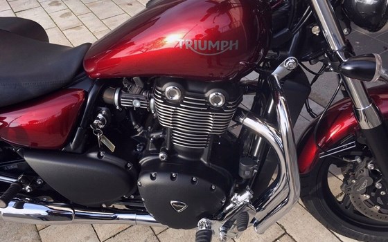 Gebrauchtmotorrad Triumph Thunderbird Storm - Bild 4