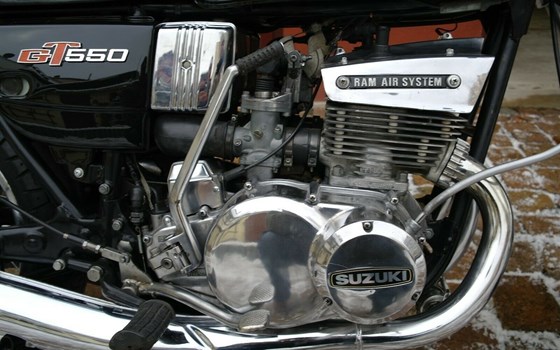 Gebrauchtmotorrad Suzuki GT 550 - Bild 4