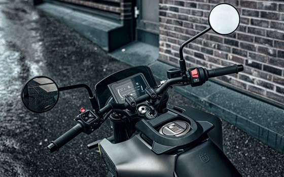 Neufahrzeug Husqvarna Svartpilen 125 - Bild 6 Neufahrzeug Husqvarna Svartpilen 125 - Bild 6
