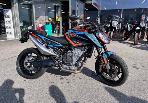 KTM 890 Duke