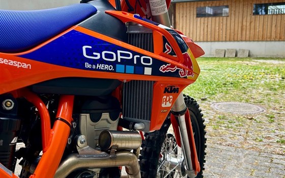 Gebrauchtmotorrad KTM 250 SX-F Factory Edition - Bild 11 Gebrauchtmotorrad KTM 250 SX-F Factory Edition - Bild 11