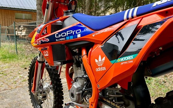 Gebrauchtmotorrad KTM 250 SX-F Factory Edition - Bild 16 Gebrauchtmotorrad KTM 250 SX-F Factory Edition - Bild 16