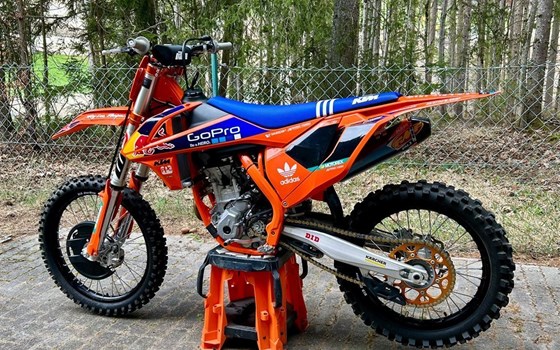 Gebrauchtmotorrad KTM 250 SX-F Factory Edition - Bild 2 Gebrauchtmotorrad KTM 250 SX-F Factory Edition - Bild 2