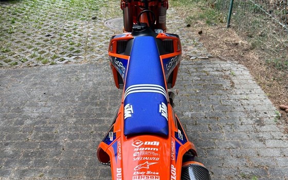 Gebrauchtmotorrad KTM 250 SX-F Factory Edition - Bild 4 Gebrauchtmotorrad KTM 250 SX-F Factory Edition - Bild 4