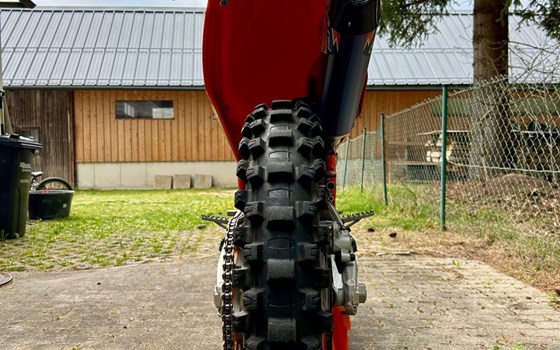 Gebrauchtmotorrad KTM 250 SX-F Factory Edition - Bild 5 Gebrauchtmotorrad KTM 250 SX-F Factory Edition - Bild 5