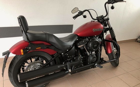 Gebrauchtmotorrad Harley-Davidson Softail Street Bob FXBB - Bild 5