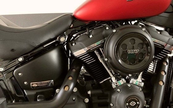 Gebrauchtmotorrad Harley-Davidson Softail Street Bob FXBB - Bild 9