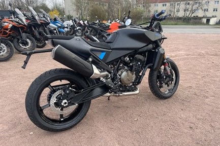 Husqvarna Svartpilen 801