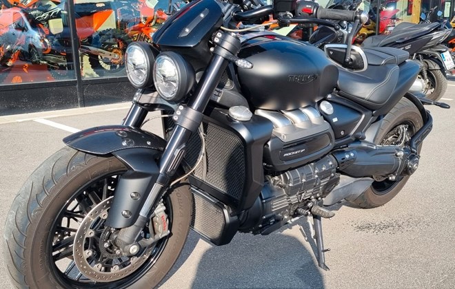 Triumph Rocket 3 R Black
