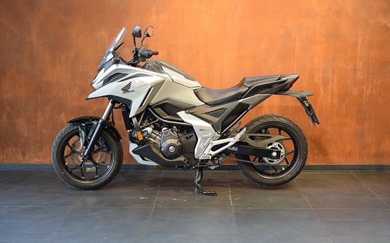 Gebrauchtmotorrad Honda NC750X - Bild 4 Gebrauchtmotorrad Honda NC750X - Bild 4