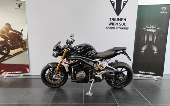 Gebrauchtmotorrad Triumph Speed Triple RS - Bild 1 Gebrauchtmotorrad Triumph Speed Triple RS - Bild 1