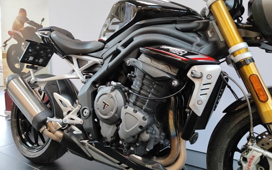 Gebrauchtmotorrad Triumph Speed Triple RS - Bild 10 Gebrauchtmotorrad Triumph Speed Triple RS - Bild 10