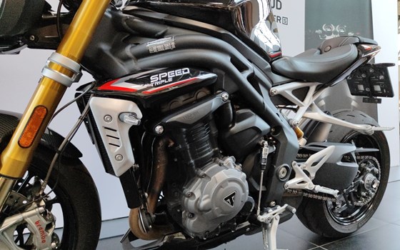 Gebrauchtmotorrad Triumph Speed Triple RS - Bild 9 Gebrauchtmotorrad Triumph Speed Triple RS - Bild 9