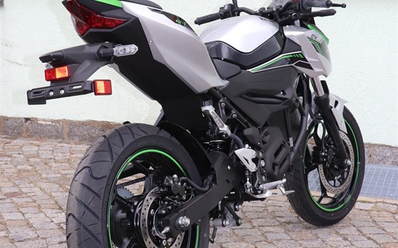 Neufahrzeug Kawasaki Z e-1 - Bild 8