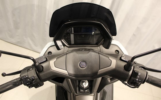 Gebrauchtmotorrad Yamaha NMAX 125 Tech MAX - Bild 12