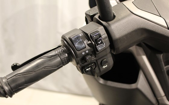 Gebrauchtmotorrad Yamaha NMAX 125 Tech MAX - Bild 13