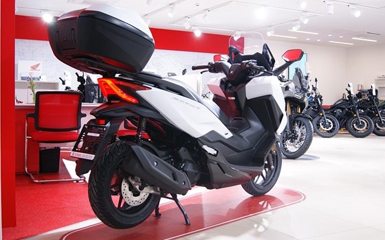 Neufahrzeug Honda Forza 125 - Bild 3 Neufahrzeug Honda Forza 125 - Bild 3