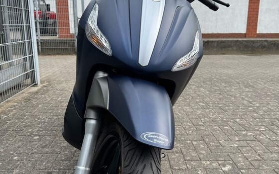 Gebrauchtmotorrad Piaggio Beverly 350ie ABS/ASR - Bild 4