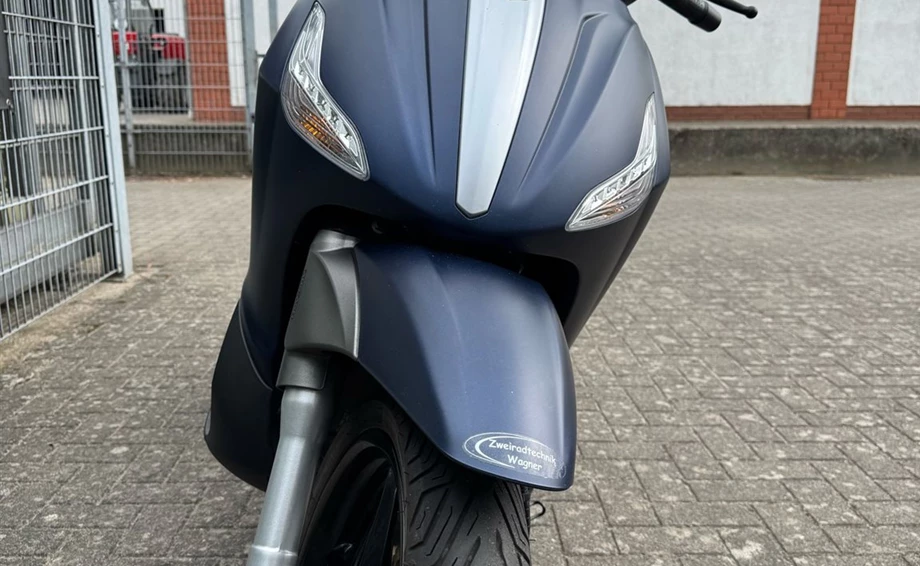 Angebot Piaggio Beverly 350ie ABS/ASR Bild 4: Angebot Piaggio Beverly 350ie ABS/ASR