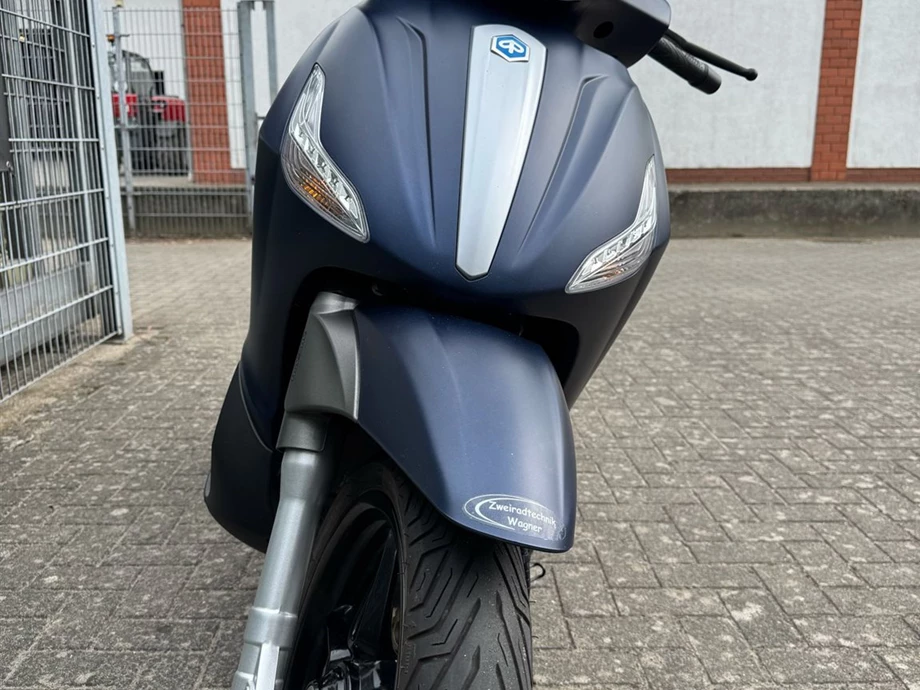 Angebot Piaggio Beverly 350ie ABS/ASR Bild 4: Angebot Piaggio Beverly 350ie ABS/ASR