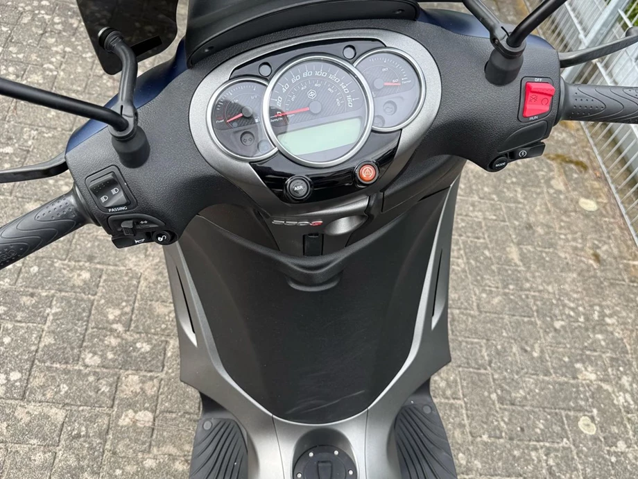 Angebot Piaggio Beverly 350ie ABS/ASR Bild 5: Angebot Piaggio Beverly 350ie ABS/ASR