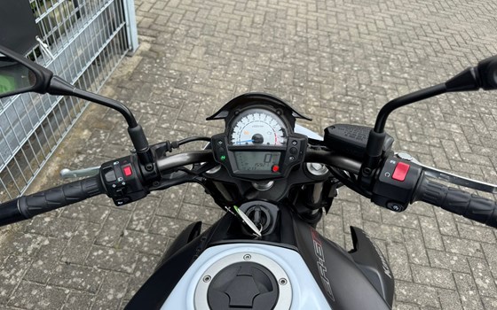 Gebrauchtmotorrad Kawasaki ER-6n - Bild 6