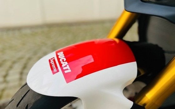 Neufahrzeug Ducati Streetfighter V4 S - Bild 9