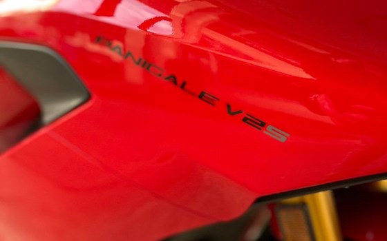 Neufahrzeug Ducati Panigale V2 S - Bild 4