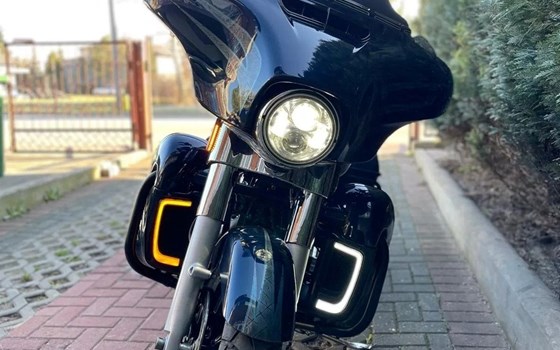 Gebrauchtmotorrad Harley-Davidson Electra Glide Ultra Classic FLHTCU - Bild 2 Gebrauchtmotorrad Harley-Davidson Electra Glide Ultra Classic FLHTCU - Bild 2