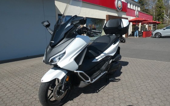 Gebrauchtmotorrad Honda Forza 350 - Bild 2